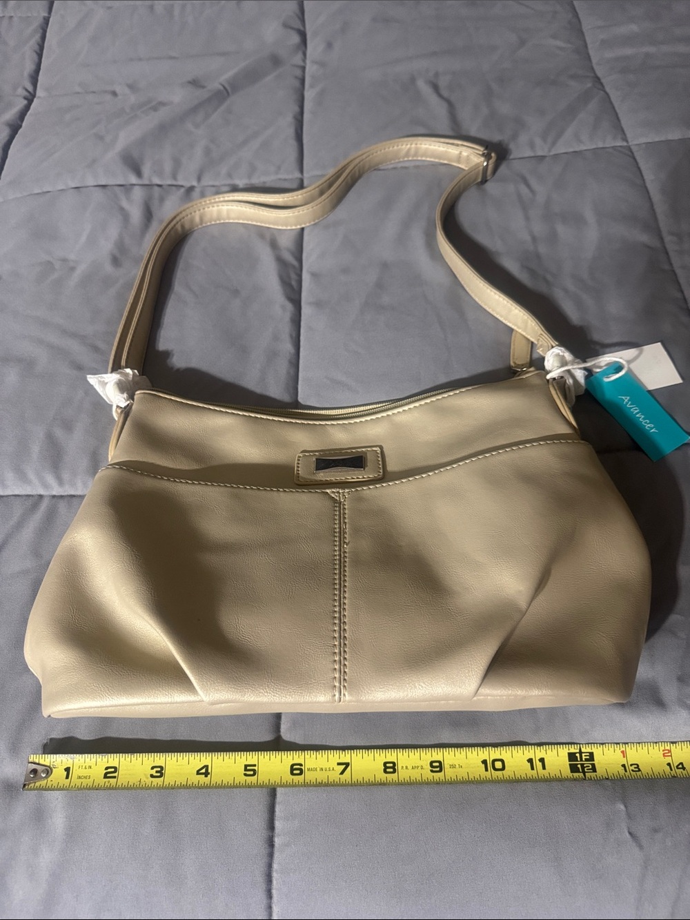 Avancer Shoulder Bag - Picture 2 of 4